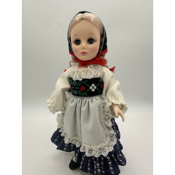 Vtg 1975 Effanbee 11" Heidi Collector Doll #1176 - Picture 2 of 7